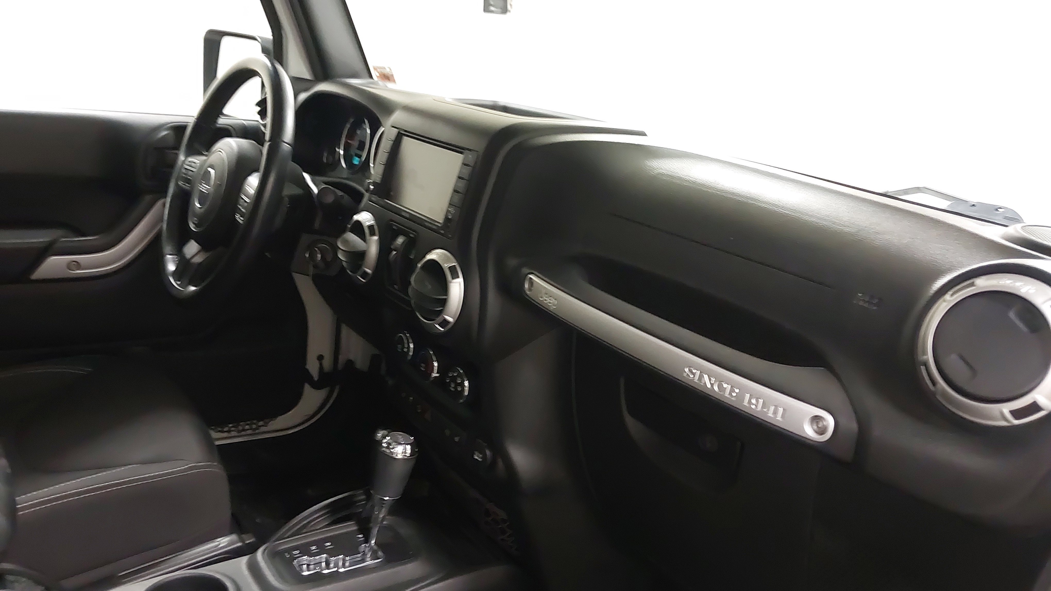 Used 2017 Jeep Wrangler Unlimited Sahara w/ Dual Top Group image 29