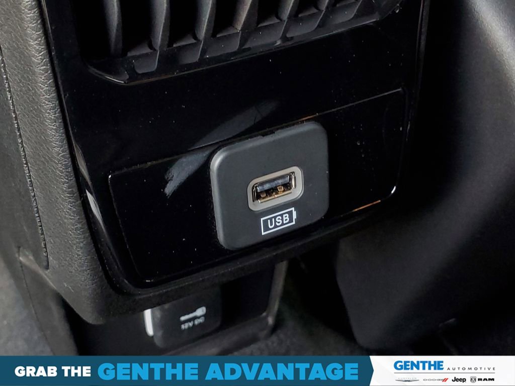 New 2025 Jeep Compass Limited w/ Sun & Sound Group image 29