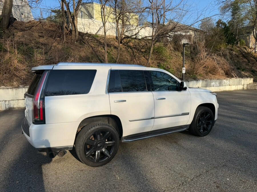 Used 2018 Cadillac Escalade Luxury AWD/4WD image 10