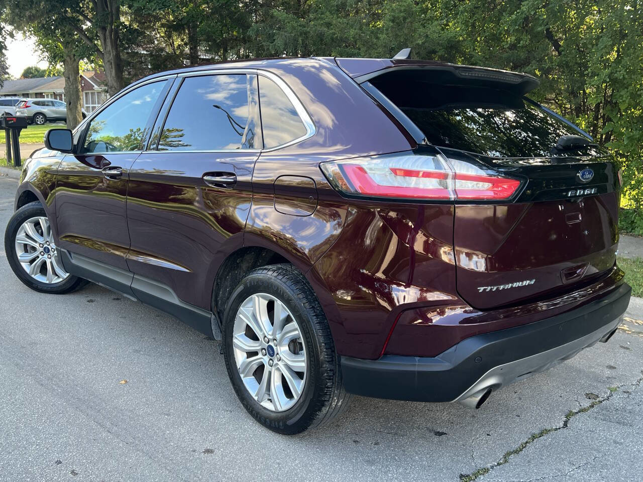 Used 2021 Ford Edge Titanium image 4