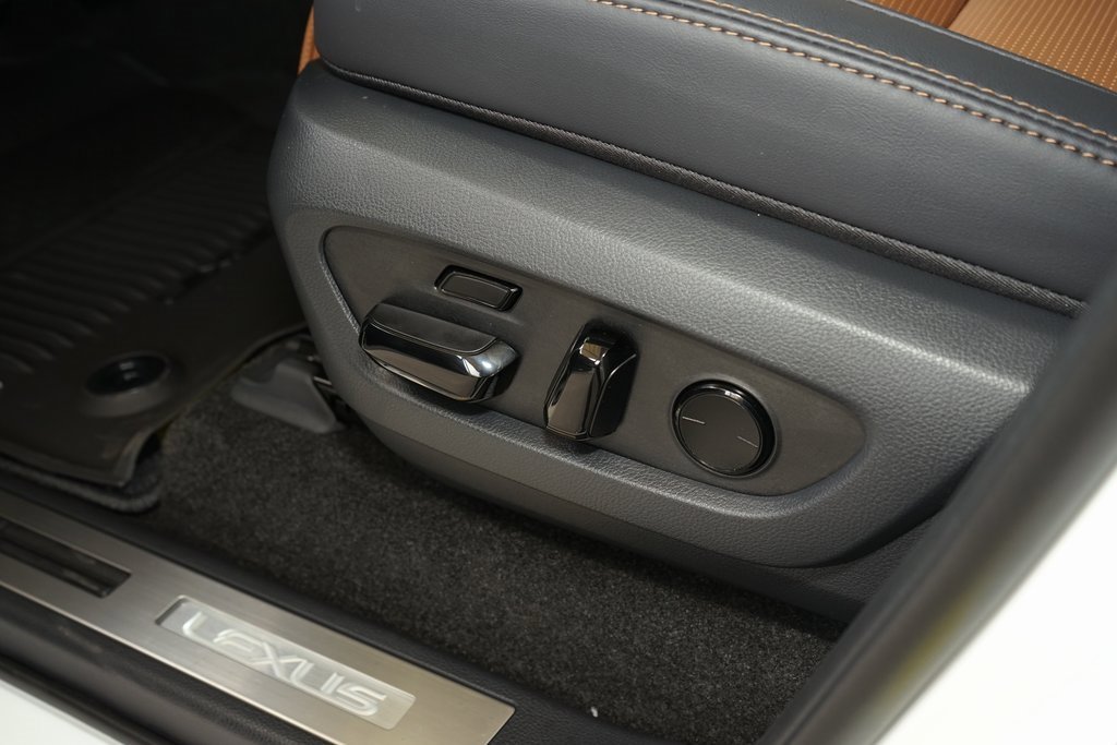 Used 2025 Lexus GX 550 image 24