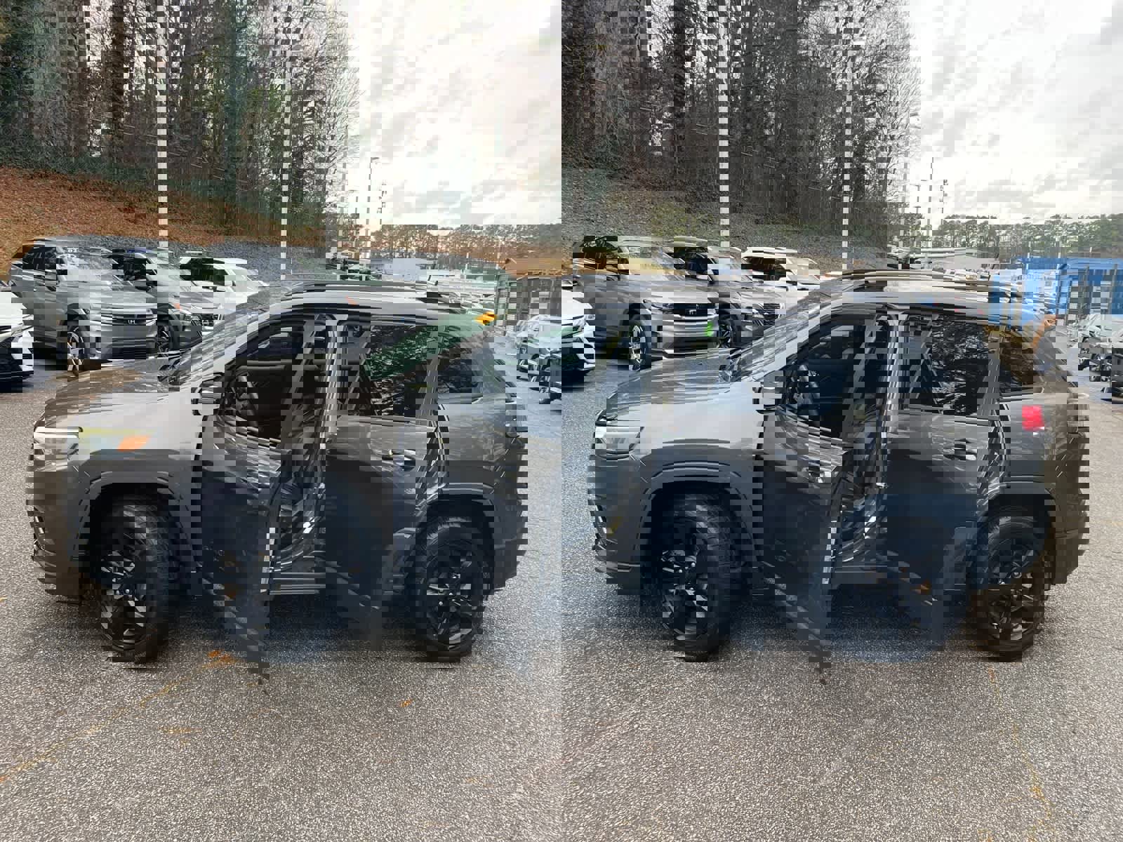 Used 2019 Jeep Cherokee Latitude Plus image 17