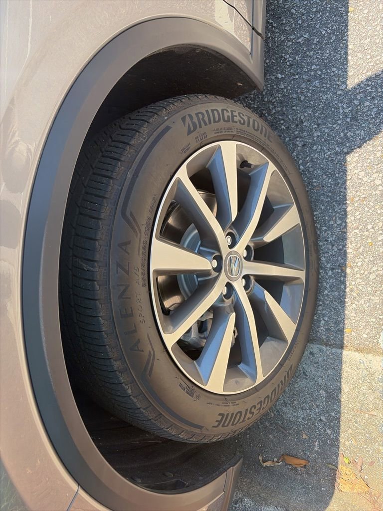 Used 2025 Acura MDX SH-AWD w/ Technology Package image 9
