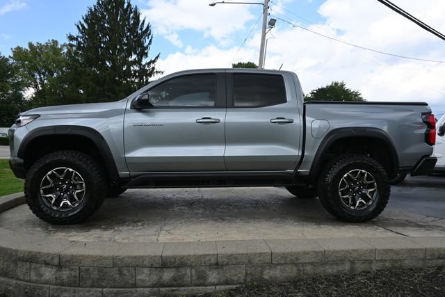 Used 2025 Chevrolet Colorado ZR2 w/ Technology Package AWD/4WD image 8