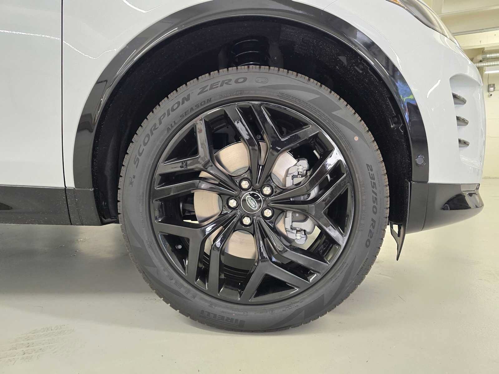 New 2026 Land Rover Discovery Sport Landmark AWD/4WD image 9