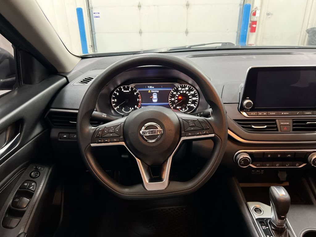 Used 2020 Nissan Altima 2.5 S FWD image 11