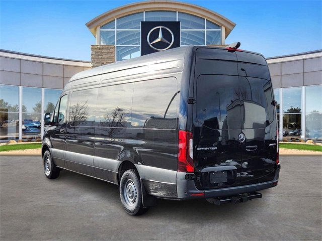 Used 2024 Mercedes-Benz Sprinter 2500 image 3