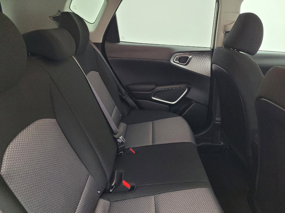 Used 2025 Kia Soul LX image 19