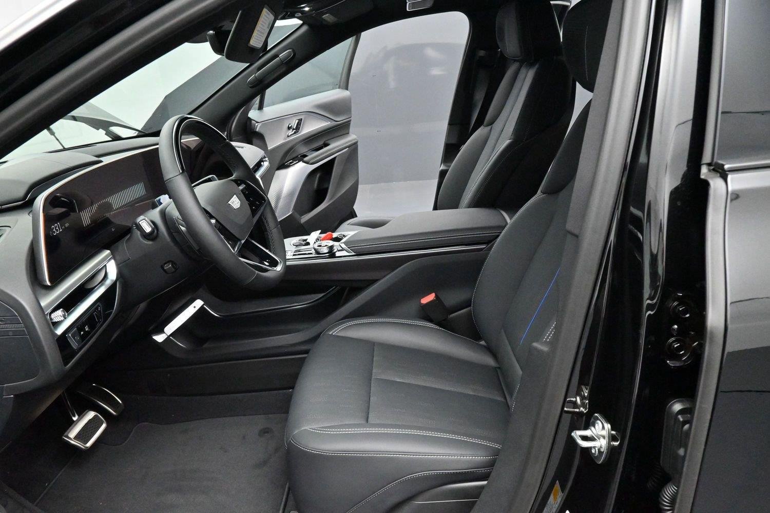 New 2027 Cadillac Lyriq Signature Sport AWD/4WD image 15