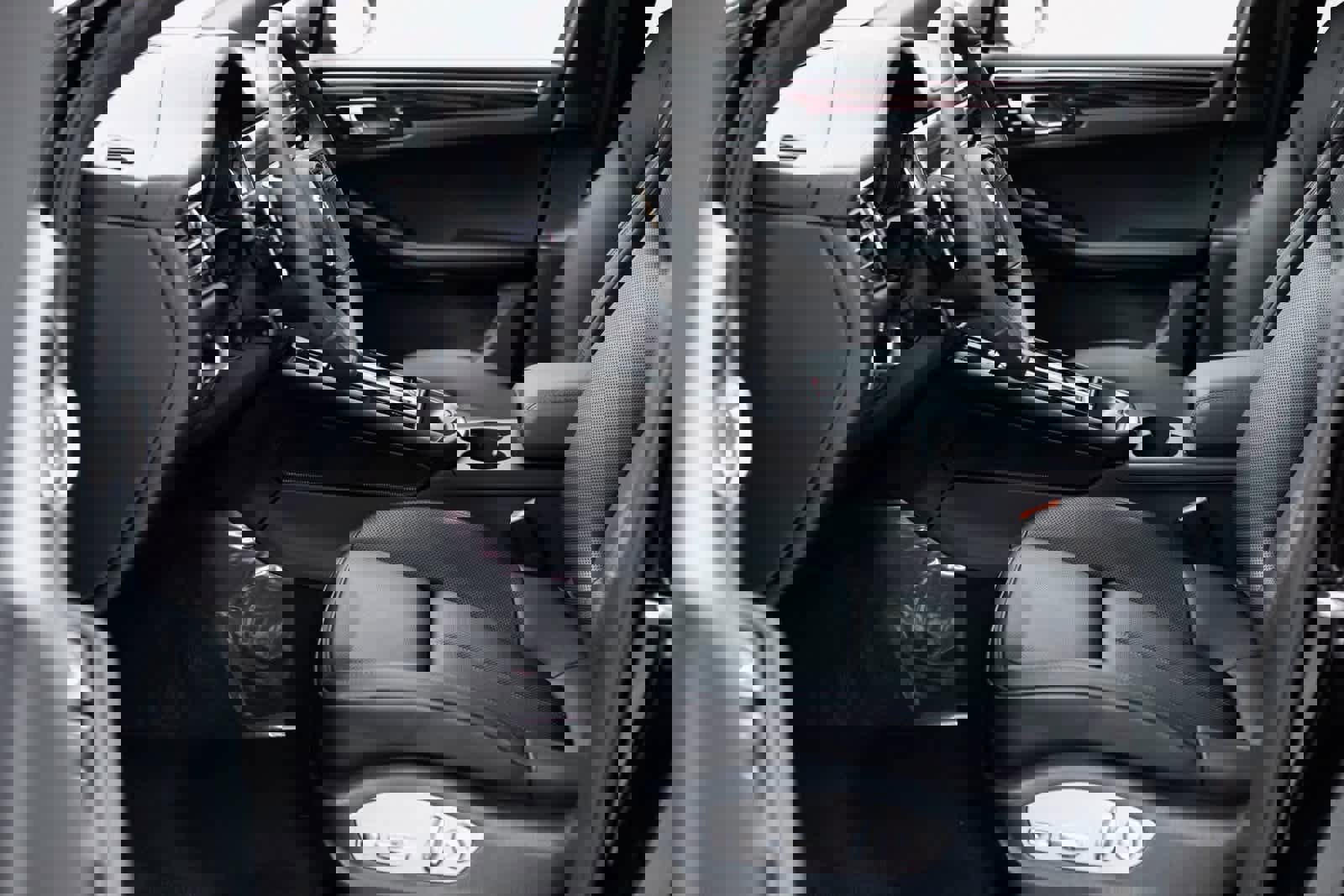 Certified 2025 Porsche Macan Turbo image 16