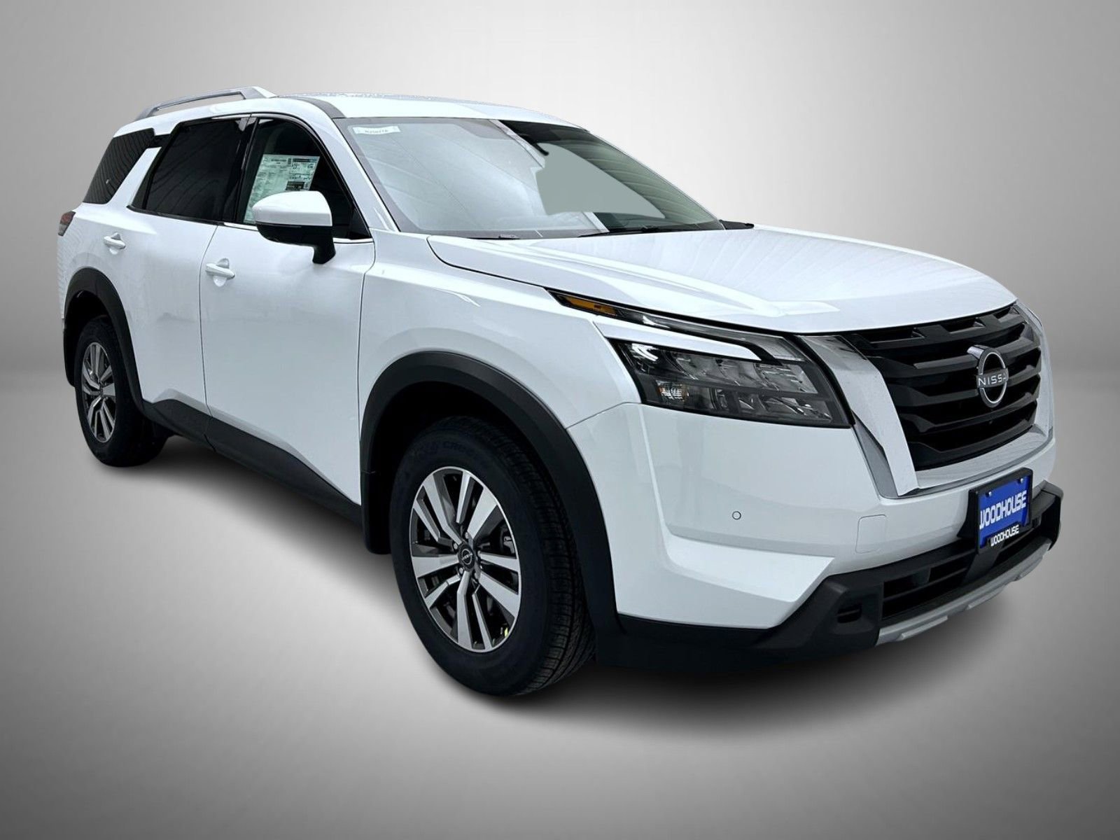 New 2025 Nissan Pathfinder SL image 3