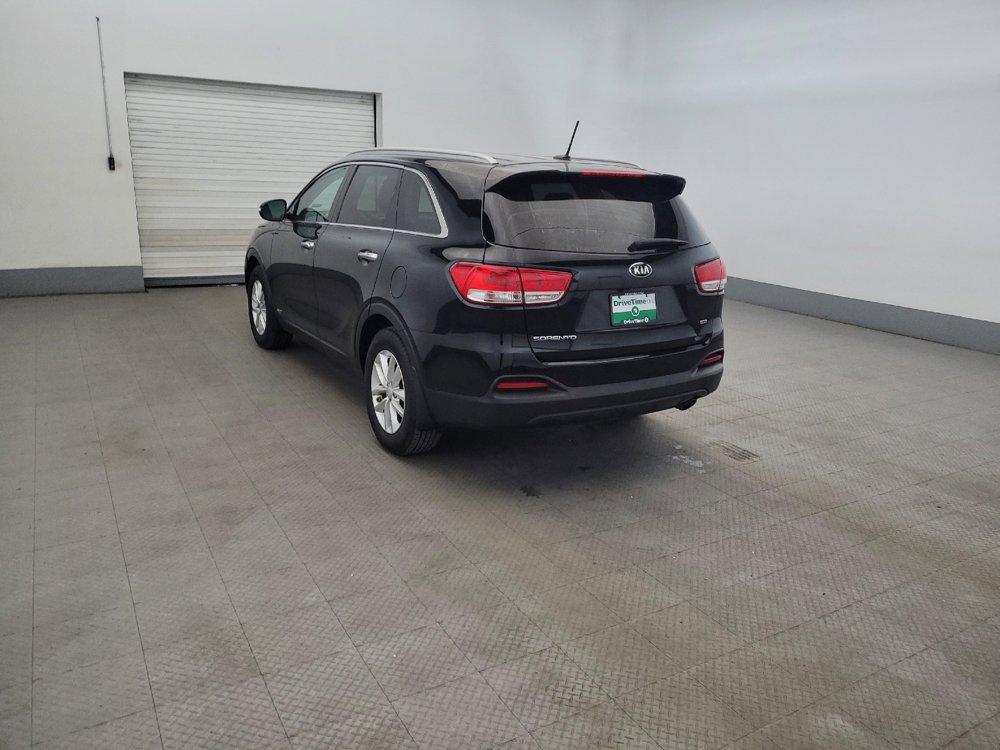 Used 2017 Kia Sorento AWD image 5