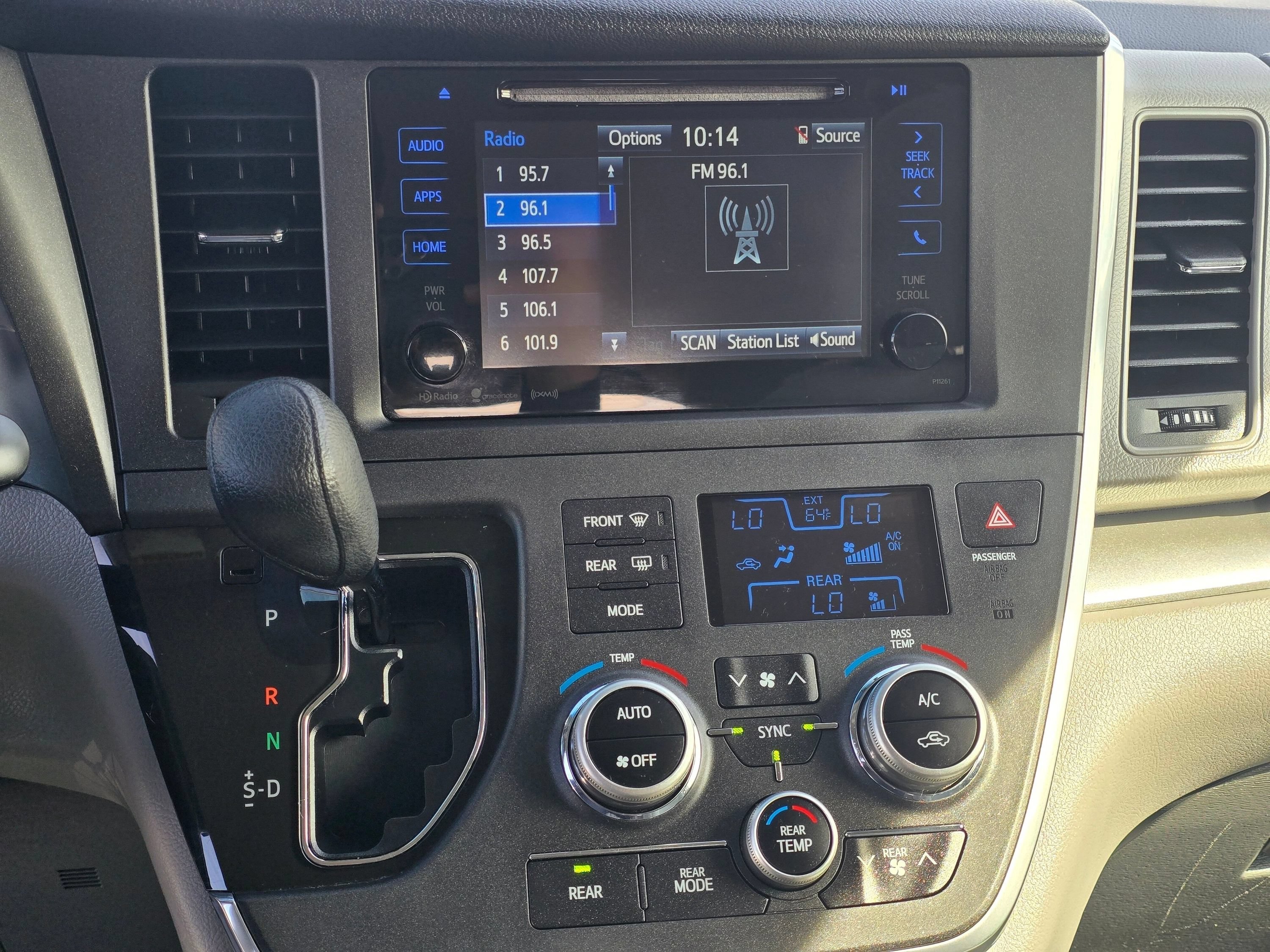 Used 2017 Toyota Sienna LE FWD image 14