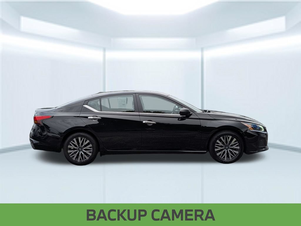 Certified 2024 Nissan Altima 2.5 SV FWD image 9