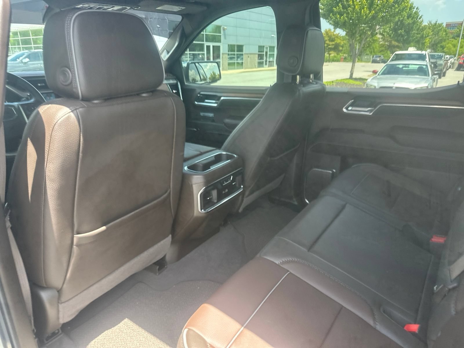 Used 2024 GMC Sierra 1500 Denali w/ Technology Package AWD/4WD image 10
