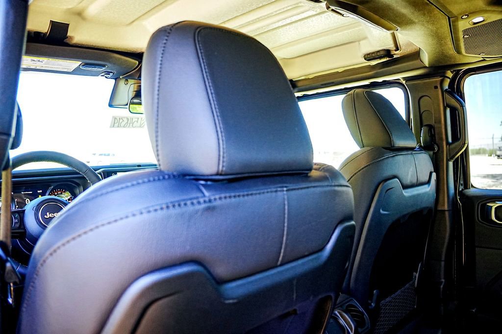 New 2025 Jeep Gladiator Sport image 25