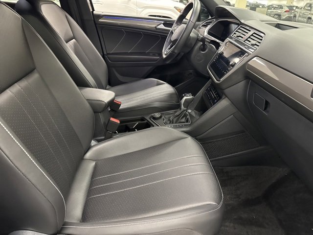 Used 2024 Volkswagen Tiguan SE R-Line image 11
