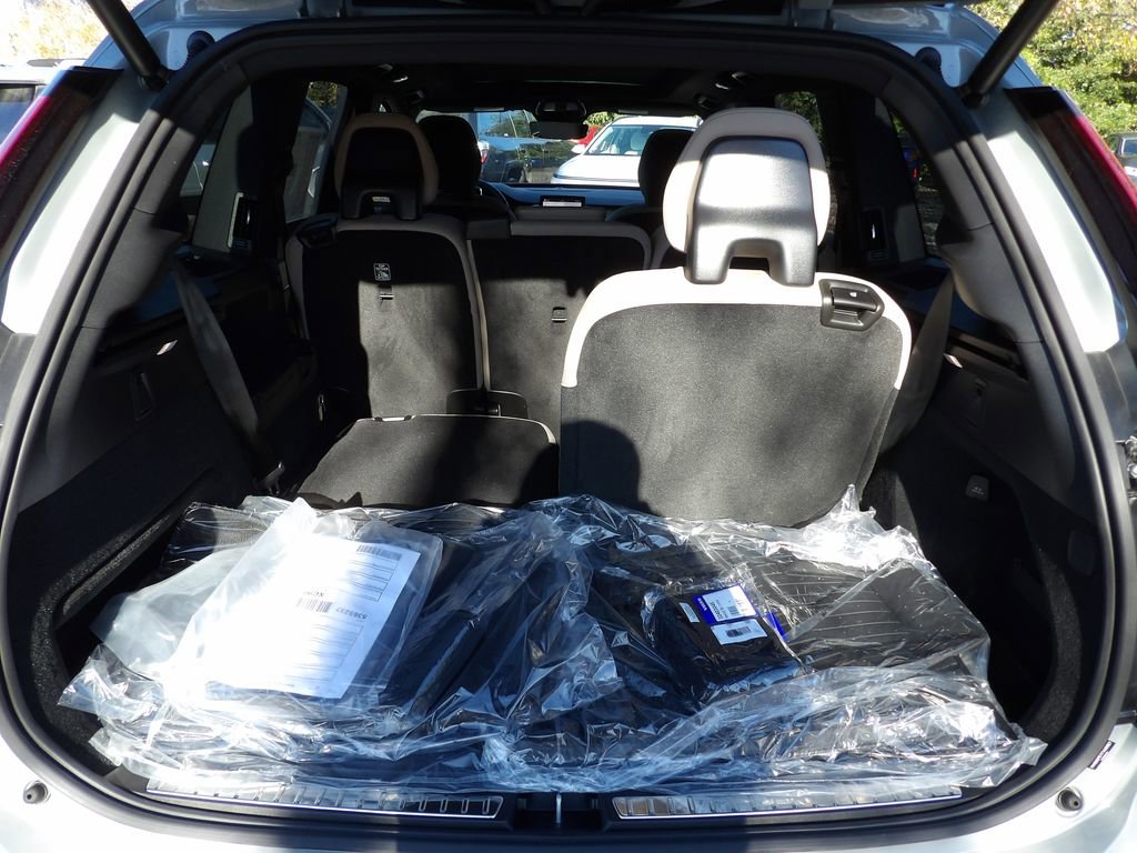 New 2026 Volvo XC90 B6 Plus w/ Protection Package Premier AWD/4WD image 28