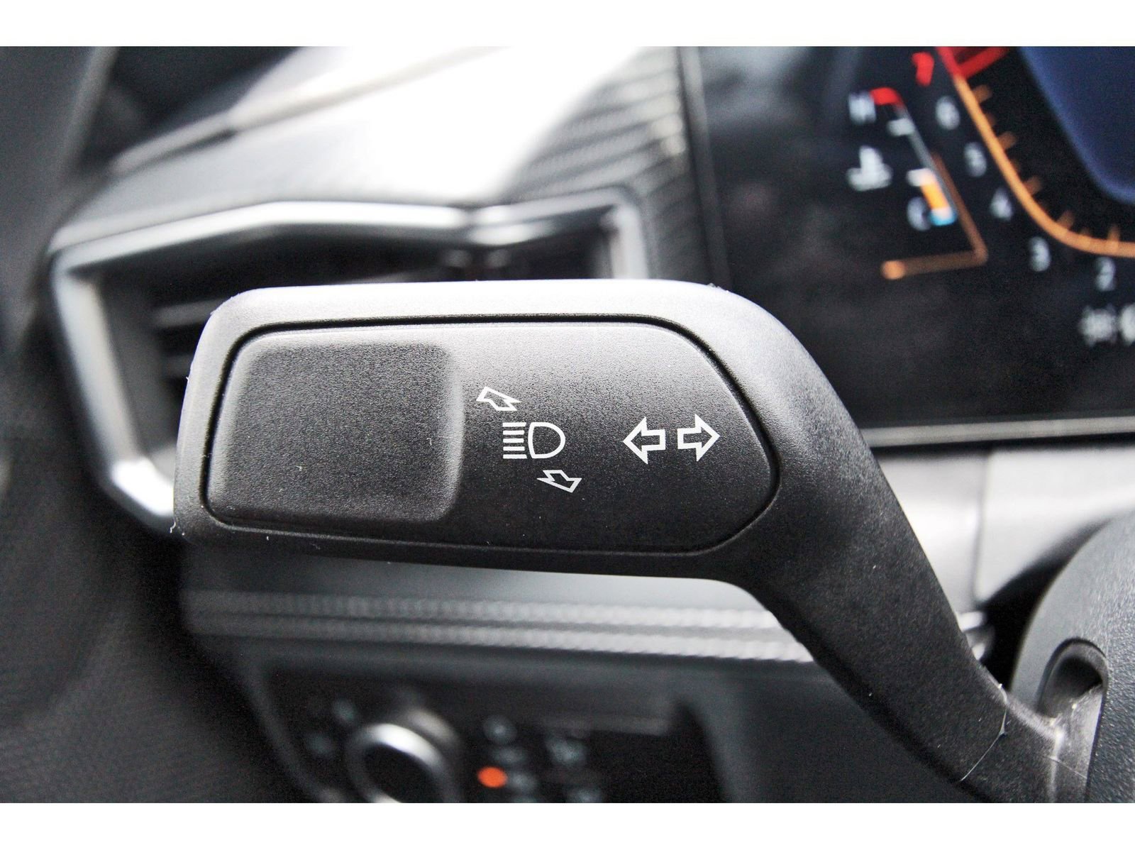 Used 2025 Ford Mustang Premium image 19
