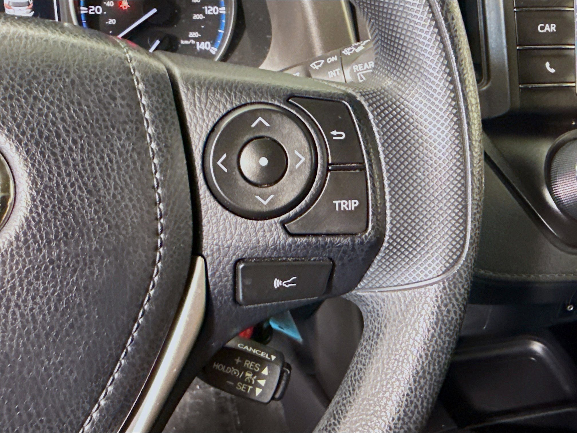 Used 2018 Toyota RAV4 LE image 15