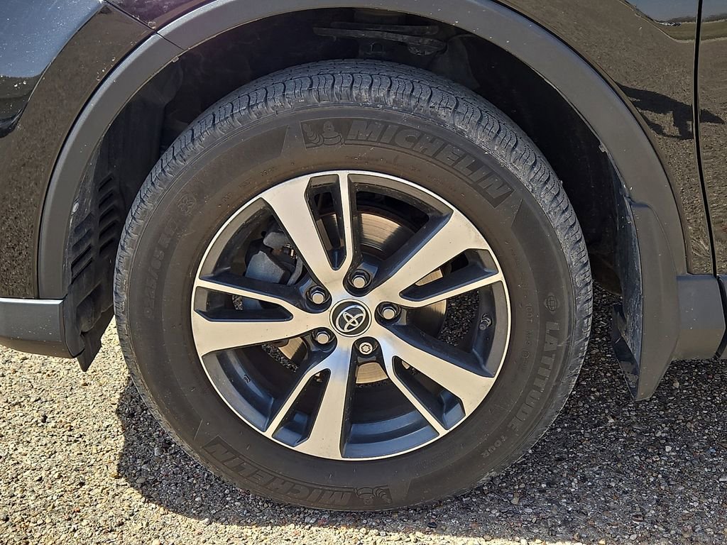 Used 2017 Toyota RAV4 XLE image 9