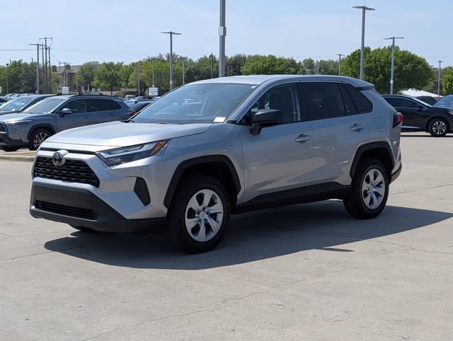 Used 2024 Toyota RAV4 LE image 10
