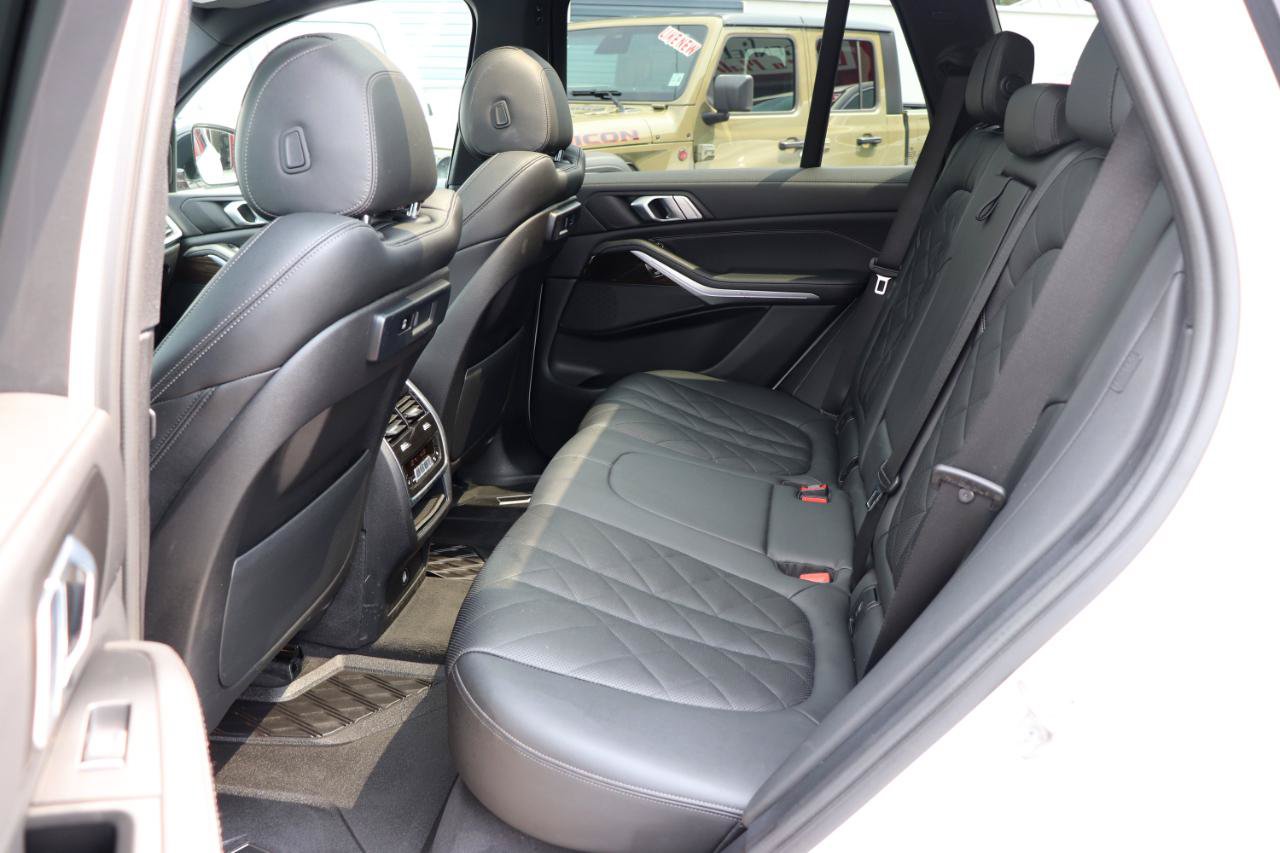 Used 2023 BMW X5 xDrive45e AWD/4WD image 12