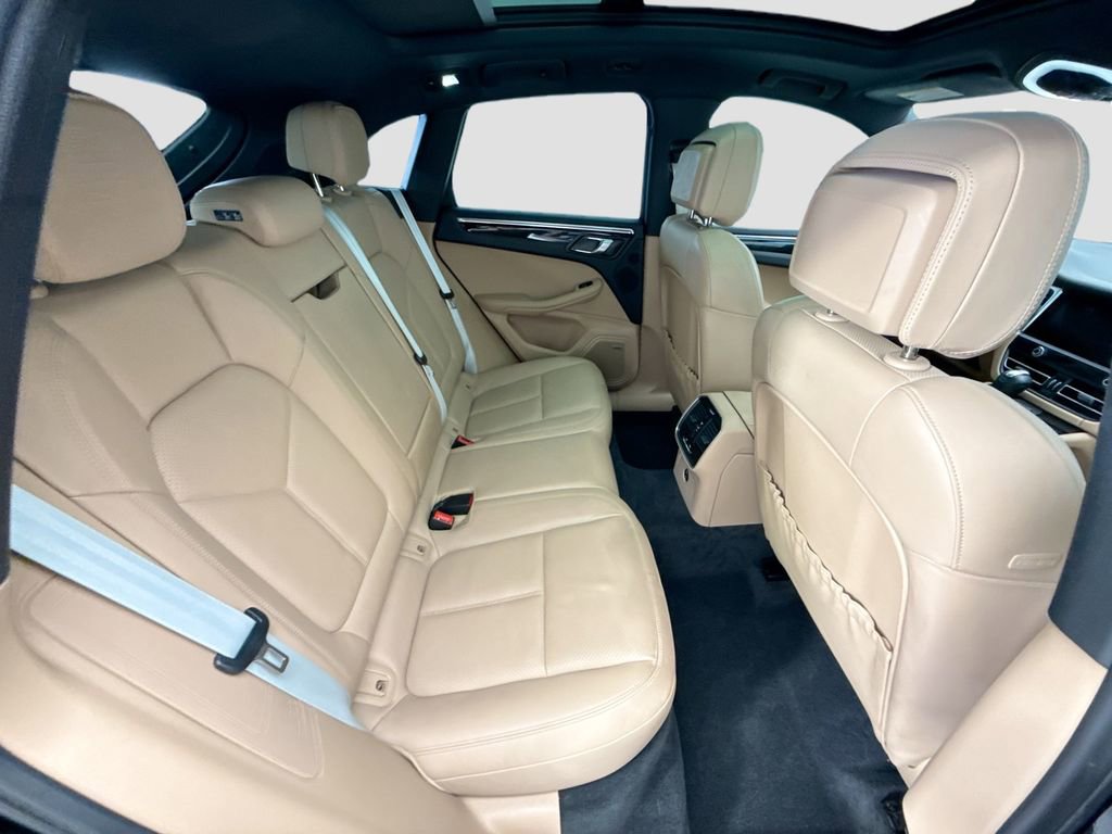 Used 2022 Porsche Macan AWD/4WD image 21