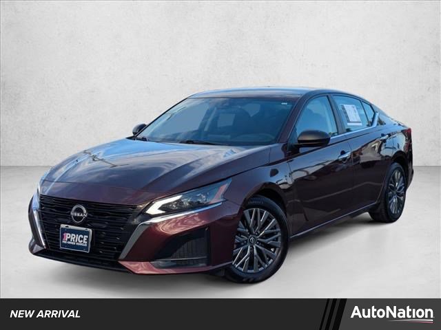 Used 2024 Nissan Altima 2.5 SV