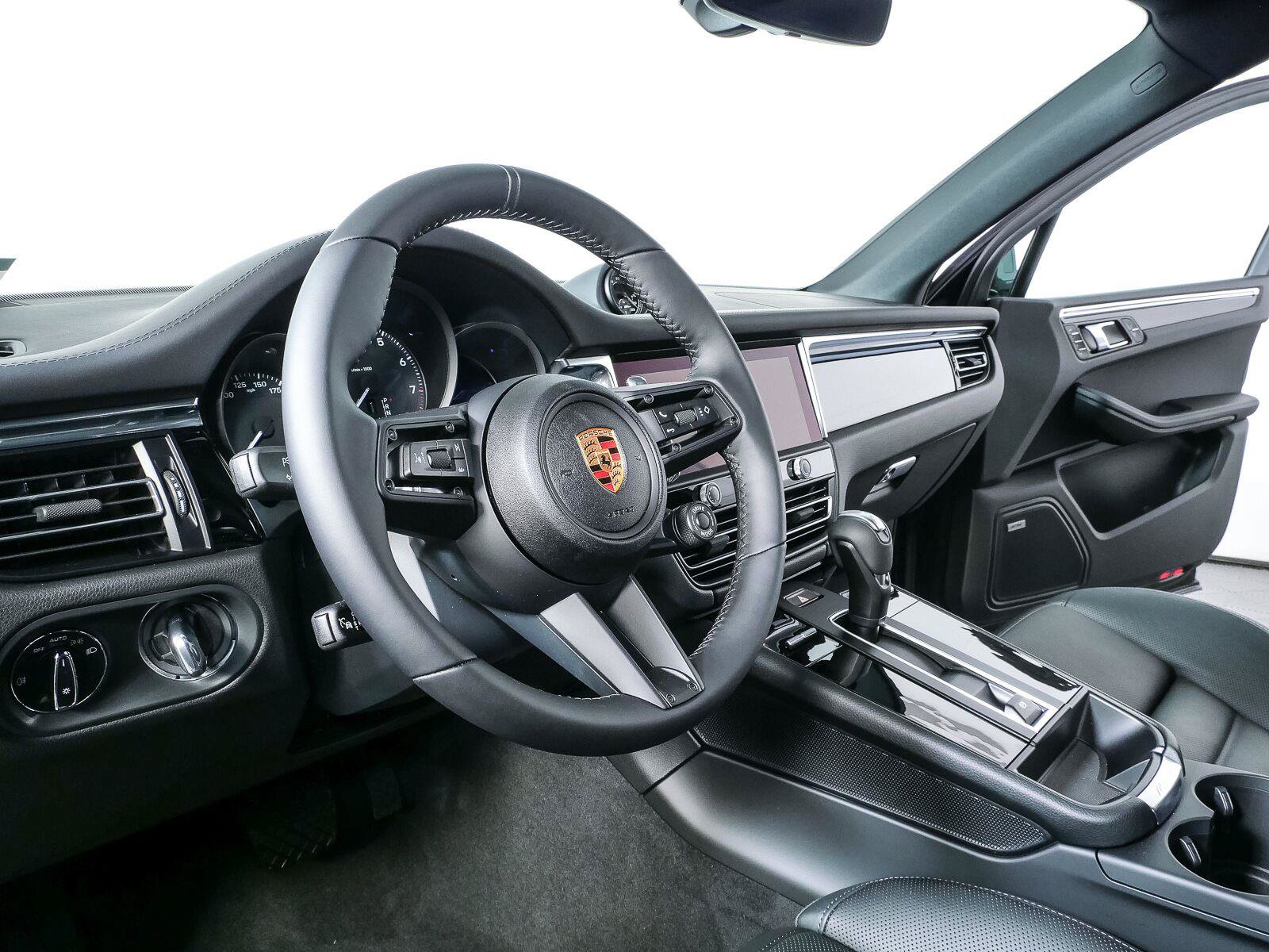 New 2026 Porsche Macan Turbo AWD/4WD image 4