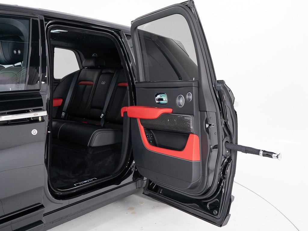 Certified 2023 Rolls-Royce Cullinan Black Badge w/ Driver's Package image 30