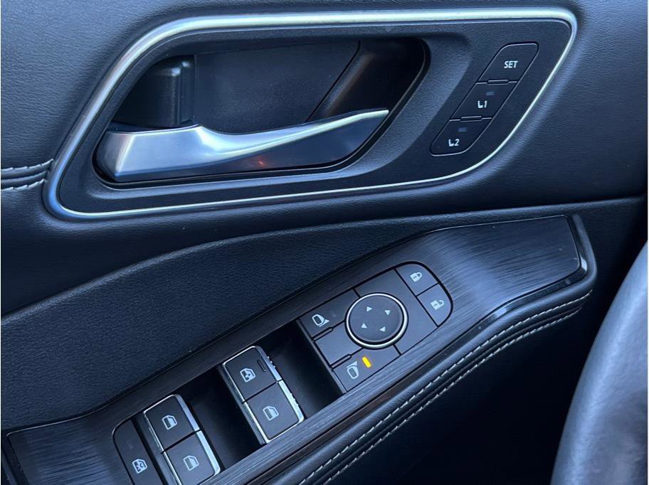 Used 2022 Nissan Rogue Platinum w/ Head-Up Display Package image 17