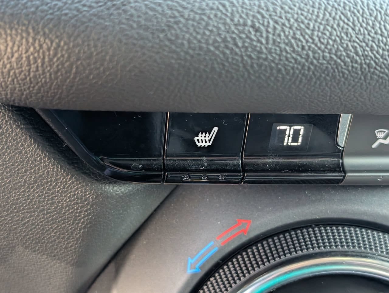 Used 2025 Chevrolet Blazer LT FWD image 18