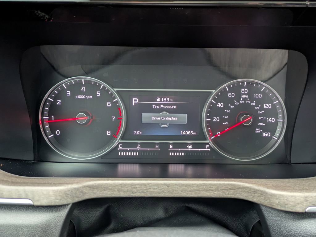 Used 2023 Kia Sorento EX w/ Panoramic Sunroof Package FWD image 17