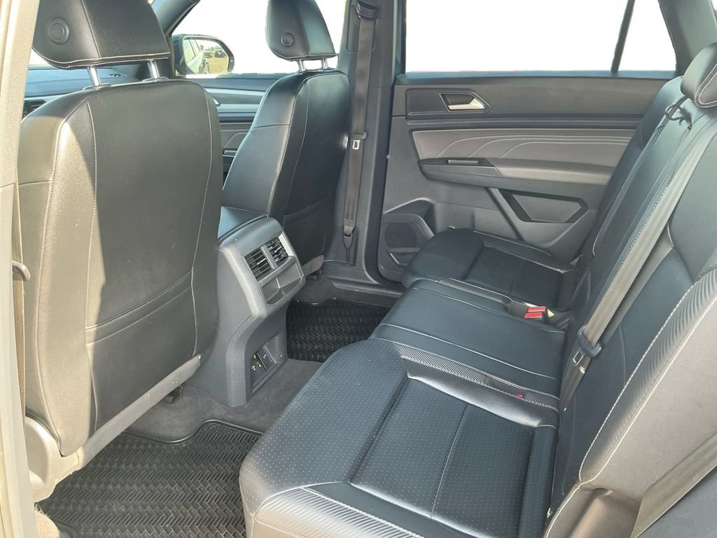 Used 2022 Volkswagen Atlas Cross Sport SEL R-Line AWD/4WD image 22
