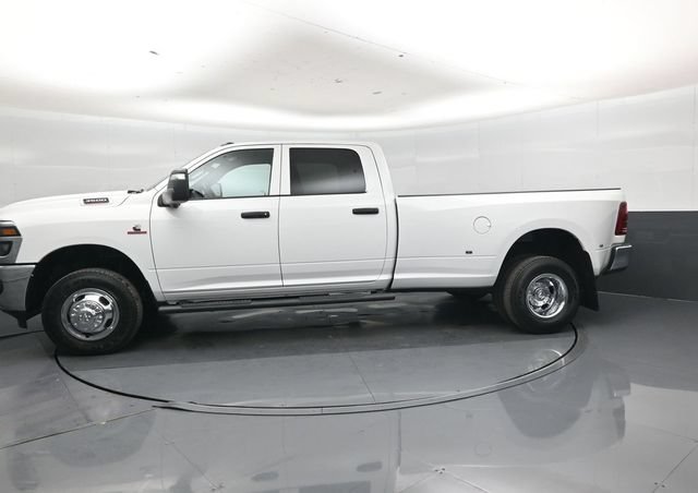 New 2026 RAM 3500 Tradesman AWD/4WD image 25