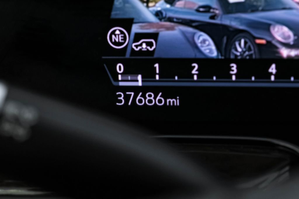 Used 2021 Cadillac Escalade Sport Platinum w/ LPO, Floor Liner Package image 18