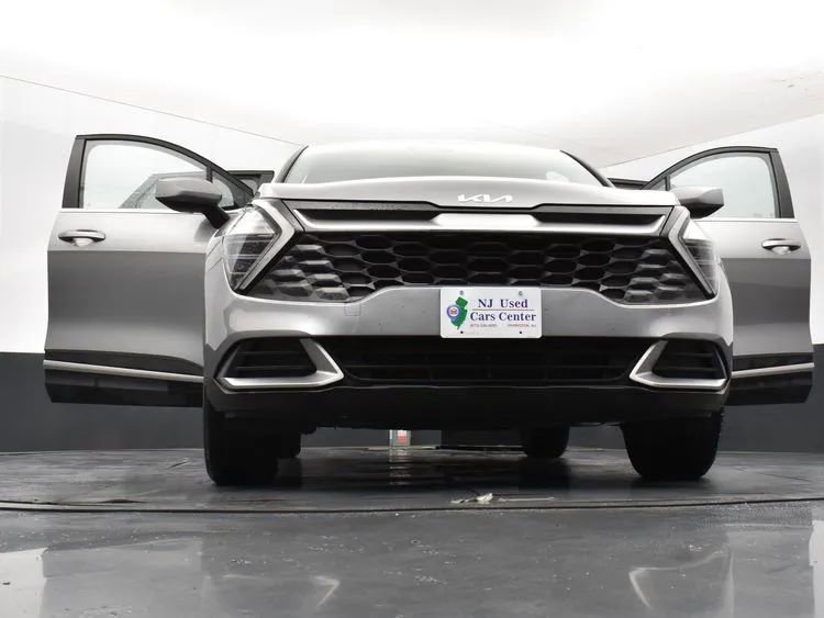 Used 2024 Kia Sportage LX image 11