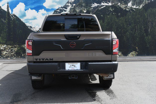 Used 2024 Nissan Titan PRO-4X w/ Pro-4x Convenience Package AWD/4WD image 10