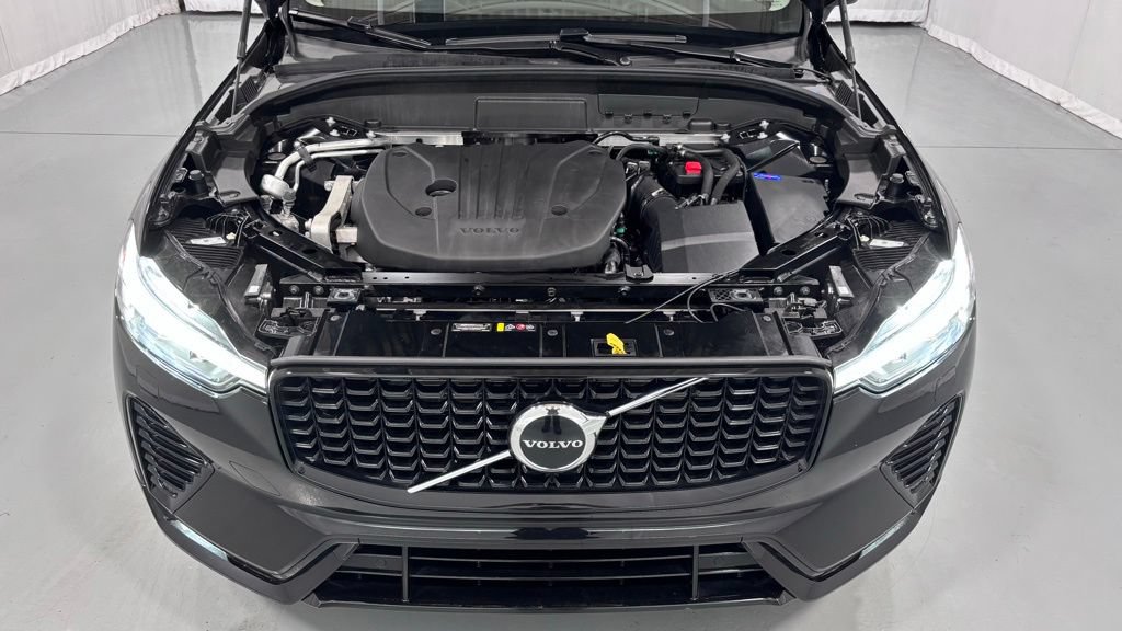 Certified 2025 Volvo XC60 B5 Core AWD/4WD image 29
