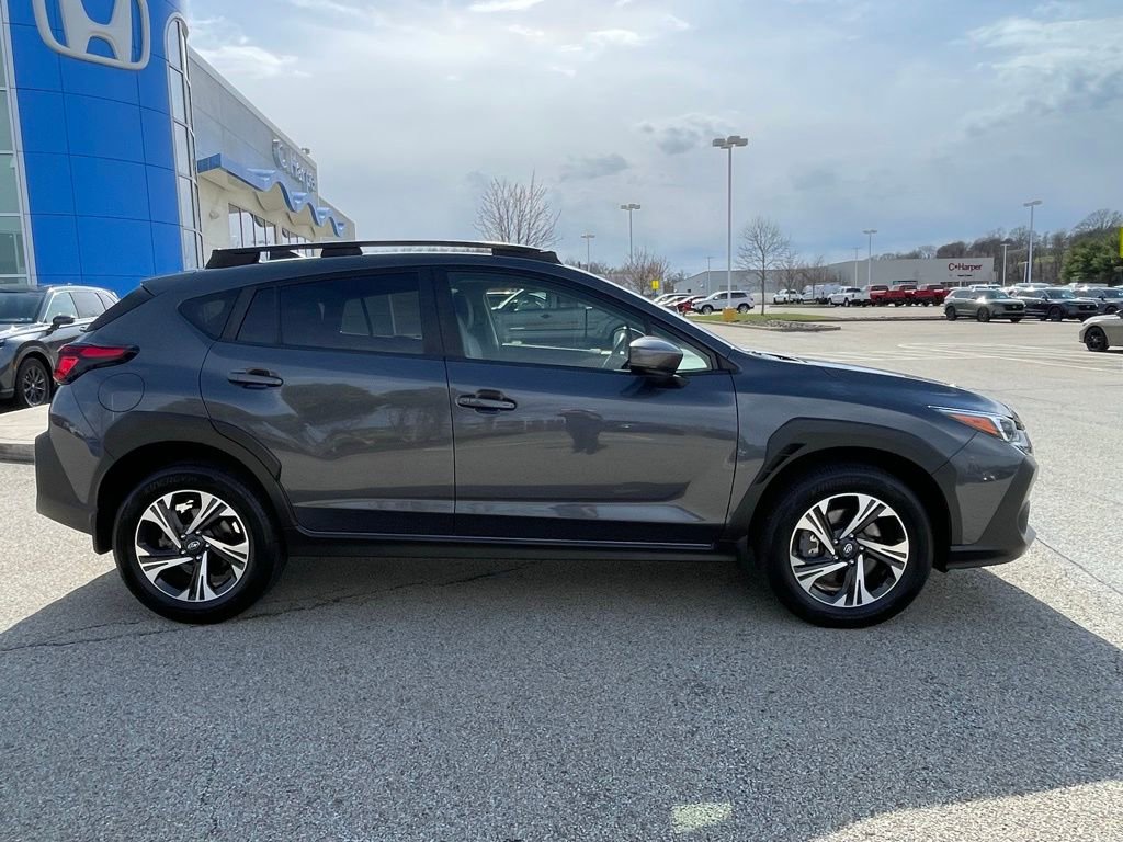 Used 2024 Subaru Crosstrek 2.0i Premium image 2
