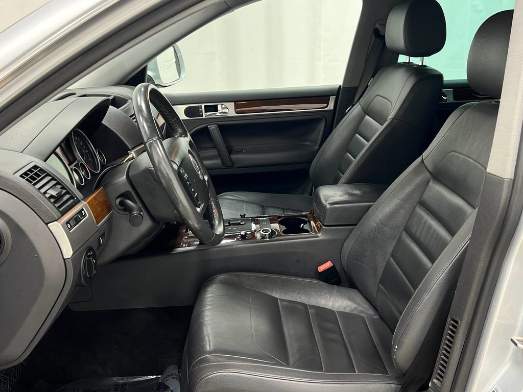 Used 2008 Volkswagen Touareg V6 AWD/4WD image 14