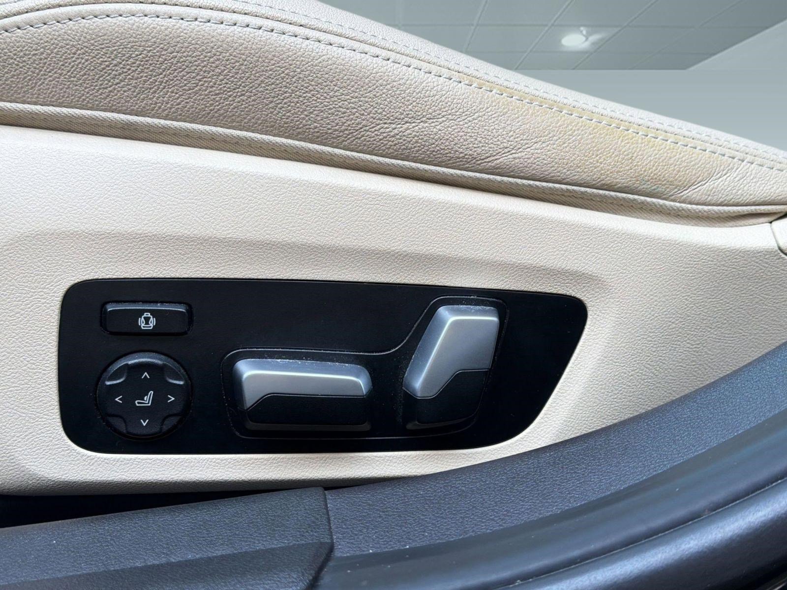 Used 2021 BMW 330i xDrive Sedan w/ Convenience Package image 14