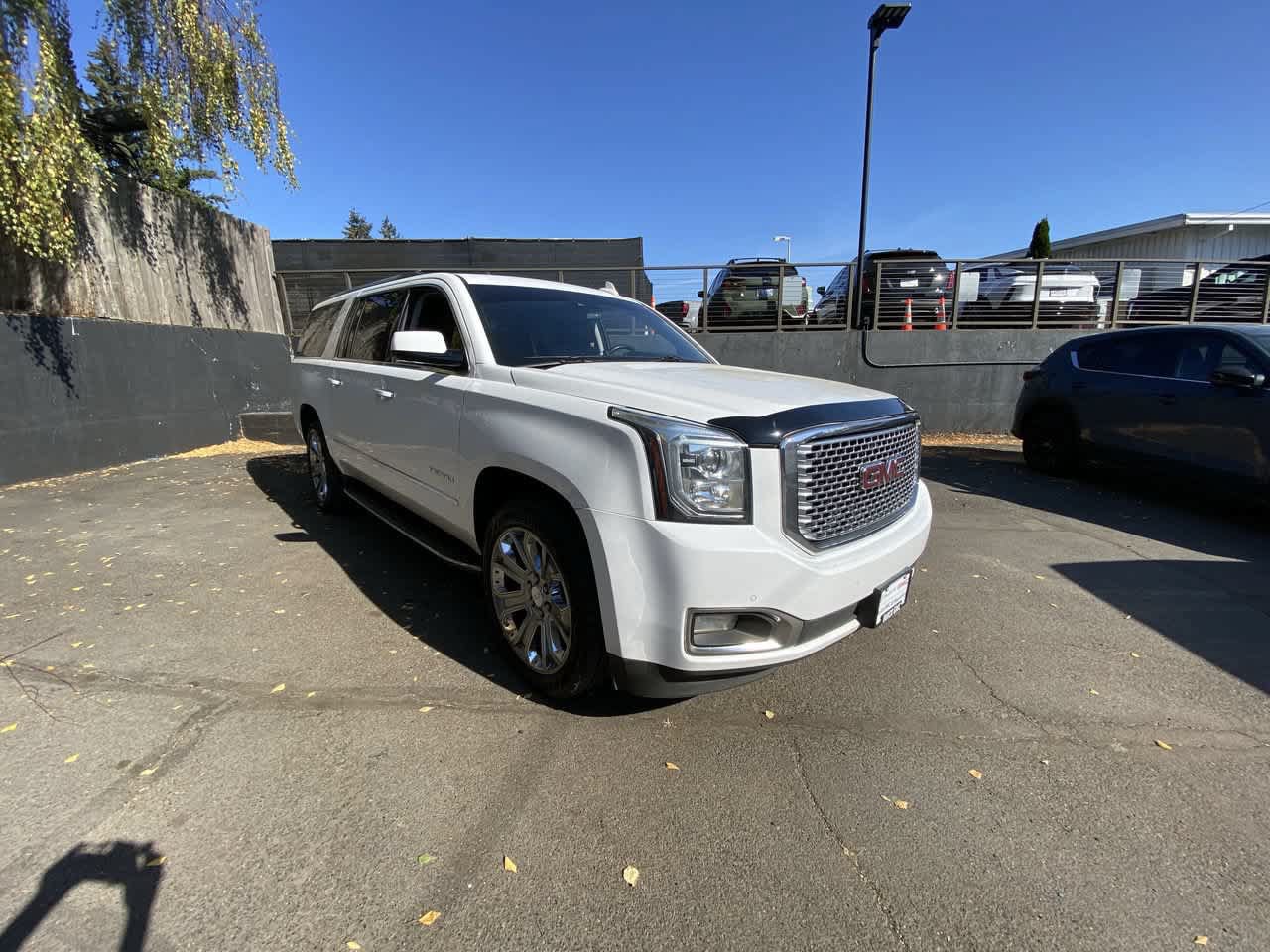 Used 2016 GMC Yukon XL Denali w/ Open Road Package AWD/4WD image 8