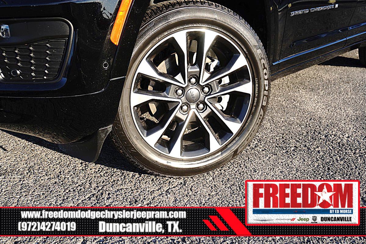 Used 2023 Jeep Grand Cherokee L Overland w/ Trailer Tow Group (B) RWD image 9