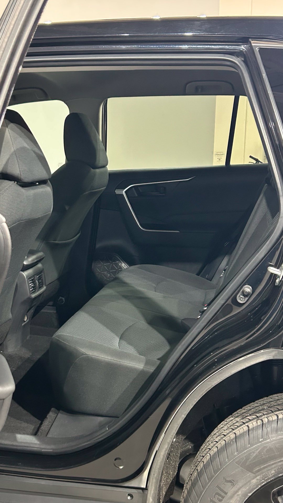 Used 2022 Toyota RAV4 LE AWD/4WD image 40
