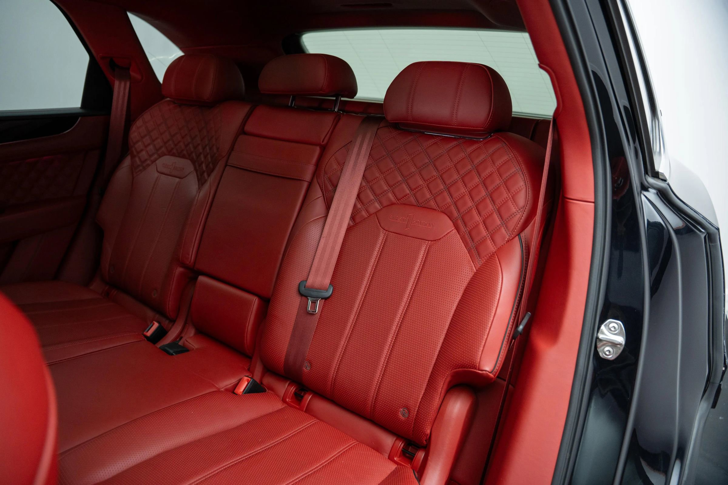 Used 2021 Bentley Bentayga w/ First Edition Specification image 28