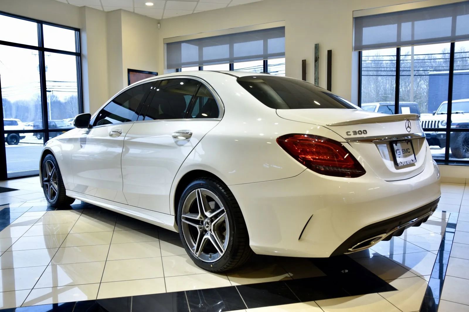 Used 2020 Mercedes-Benz C 300 4MATIC Sedan image 4