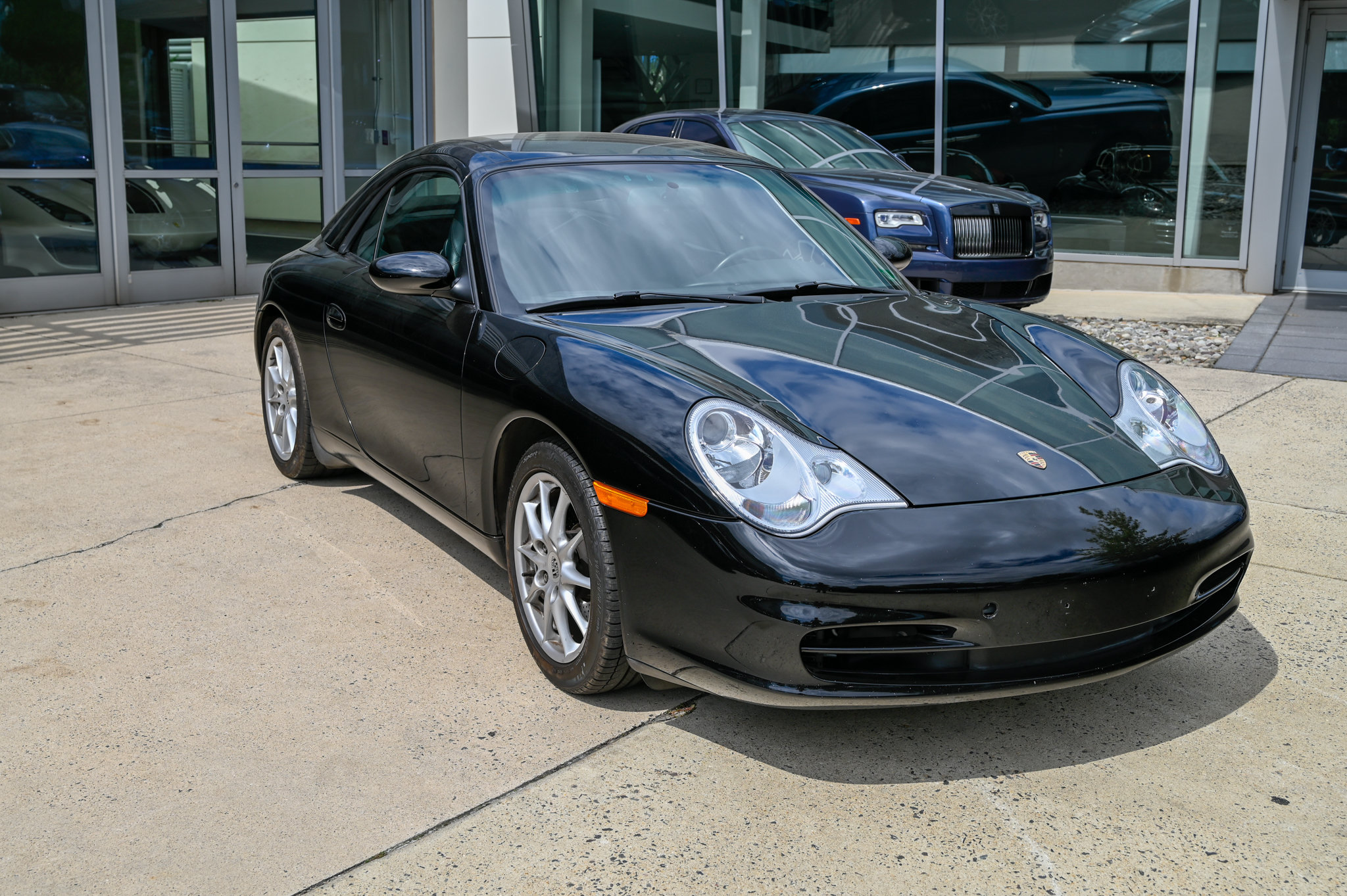 Used 2004 Porsche 911 Carrera RWD image 3