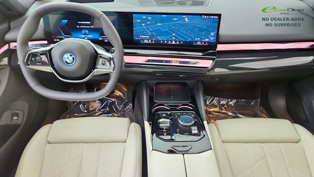 Used 2025 BMW i5 xDrive40 w/ Premium Package image 35